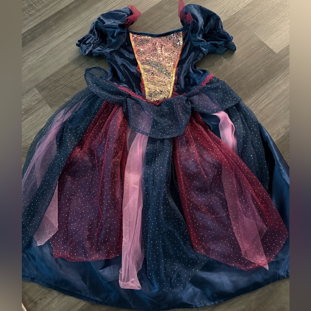 Girl costume